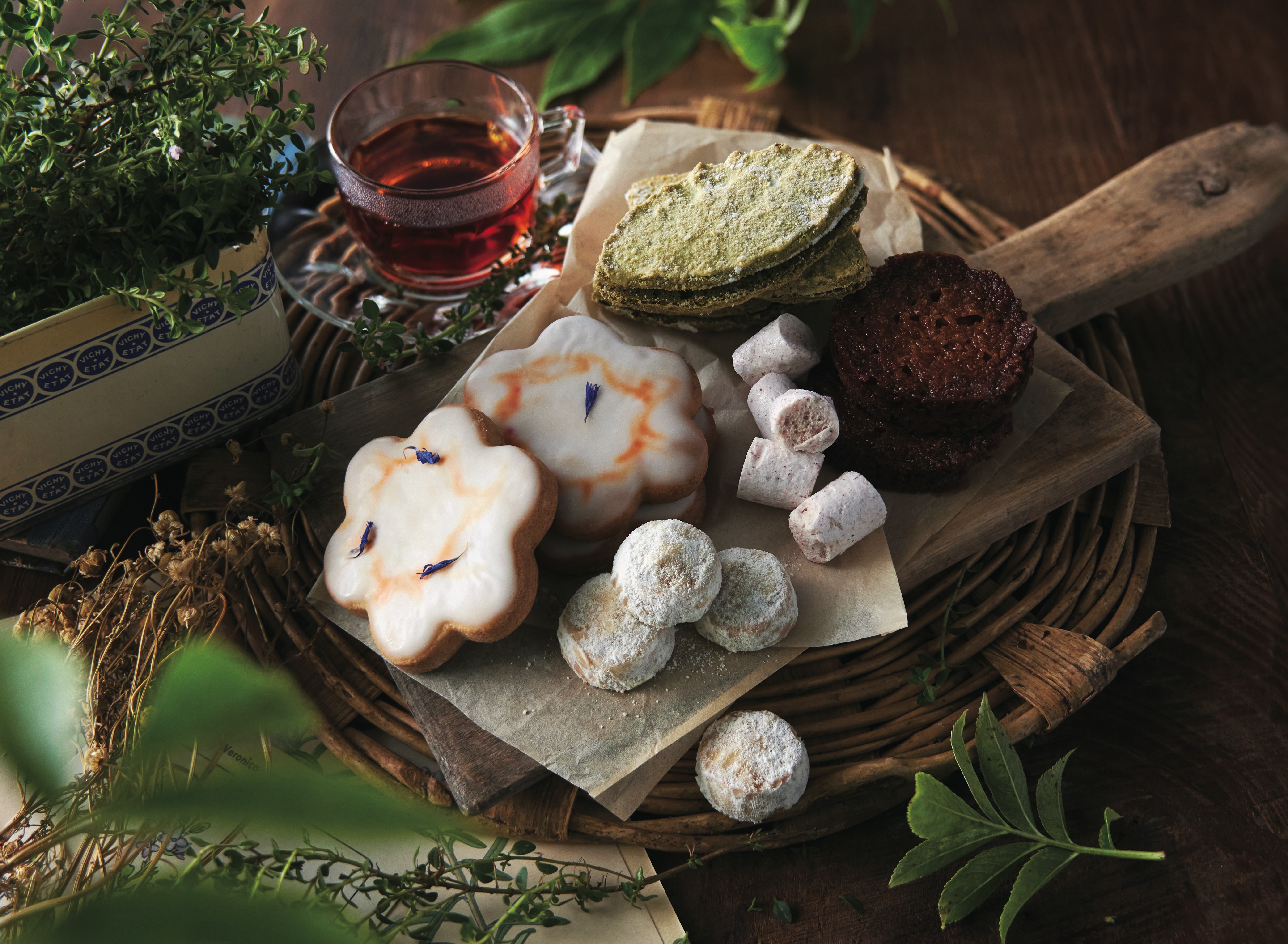 【大切な人に贈るクッキー缶をお歳暮で】阪急限定の心温まる贈り物のご提案のサムネイル